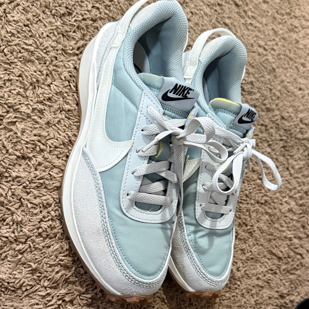 Nike Women's Light Blue Sneakers